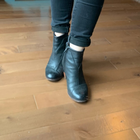 Toms Black Leather Lunata Boot - Picture 4 of 14
